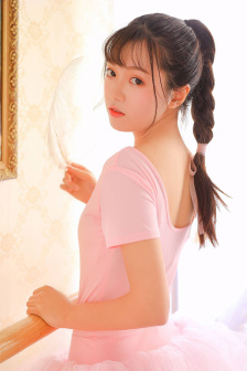 男生被女 生狂整视频